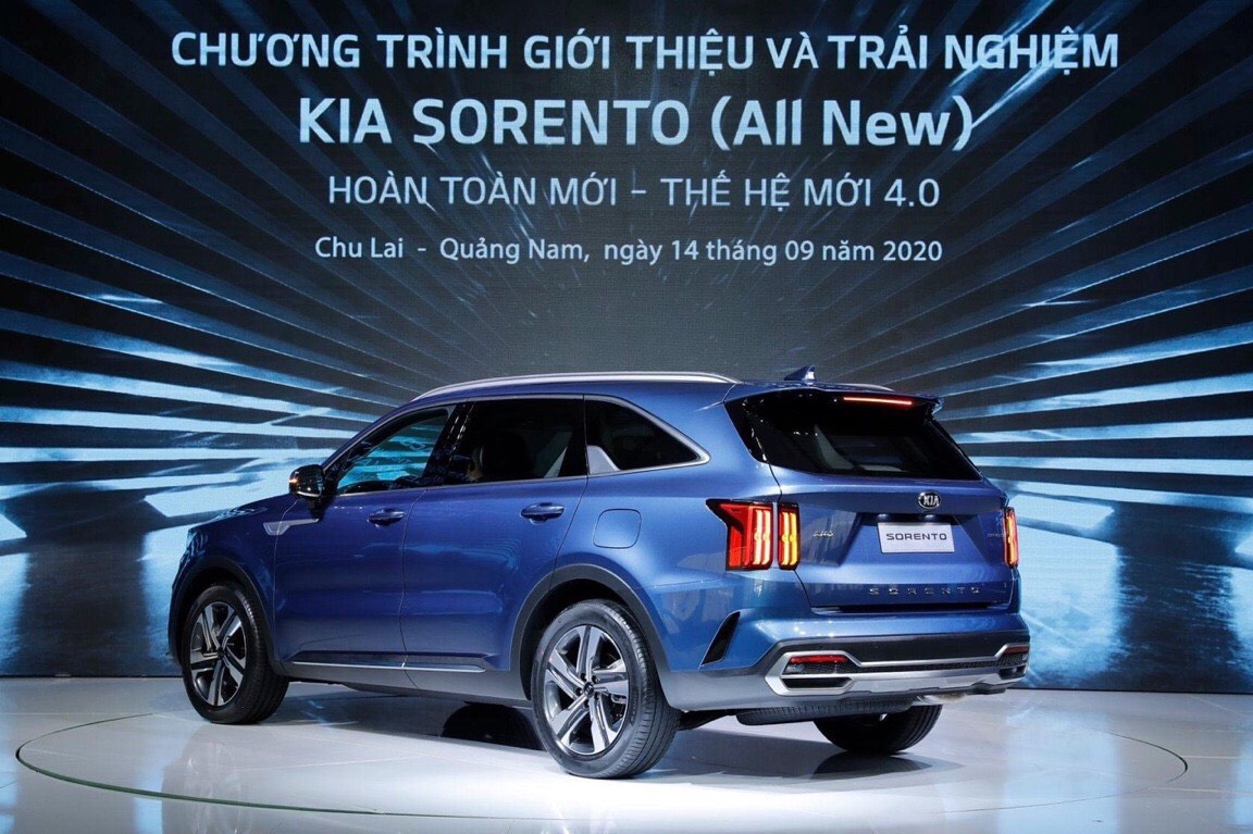 Đuôi xe Kia Sorento 2021 thiết kế dạng dọc thể thao